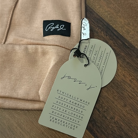 NWT Joss & J Bamboo Eco Friendly Hoodie Small, Temp Regulating, Soft, Tan Color - Picture 3 of 7